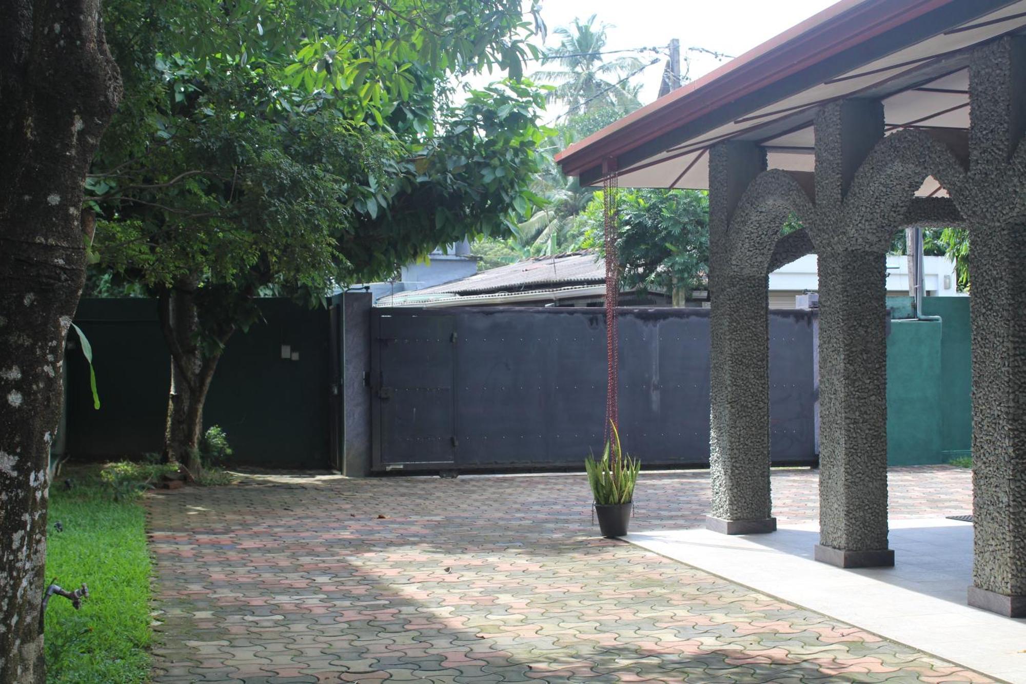 Villaflorence Kadawatha 外观 照片